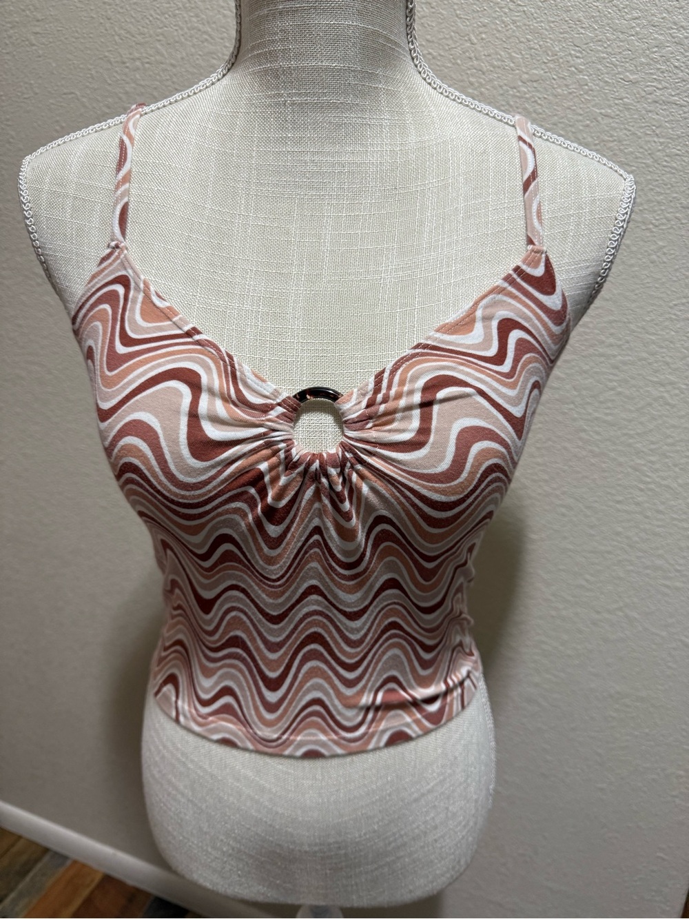 Hollister Women's Wave Print Ring-Front Adjustable Cami Top - Size Small